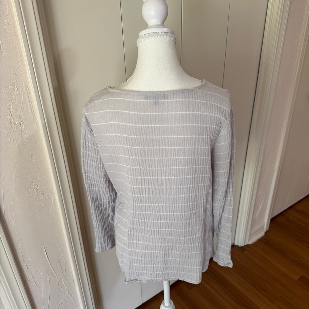 Habitat Clothes to Live in Light Gray Striped Long-Sleeve Women’s Top - Picture 4 of 16